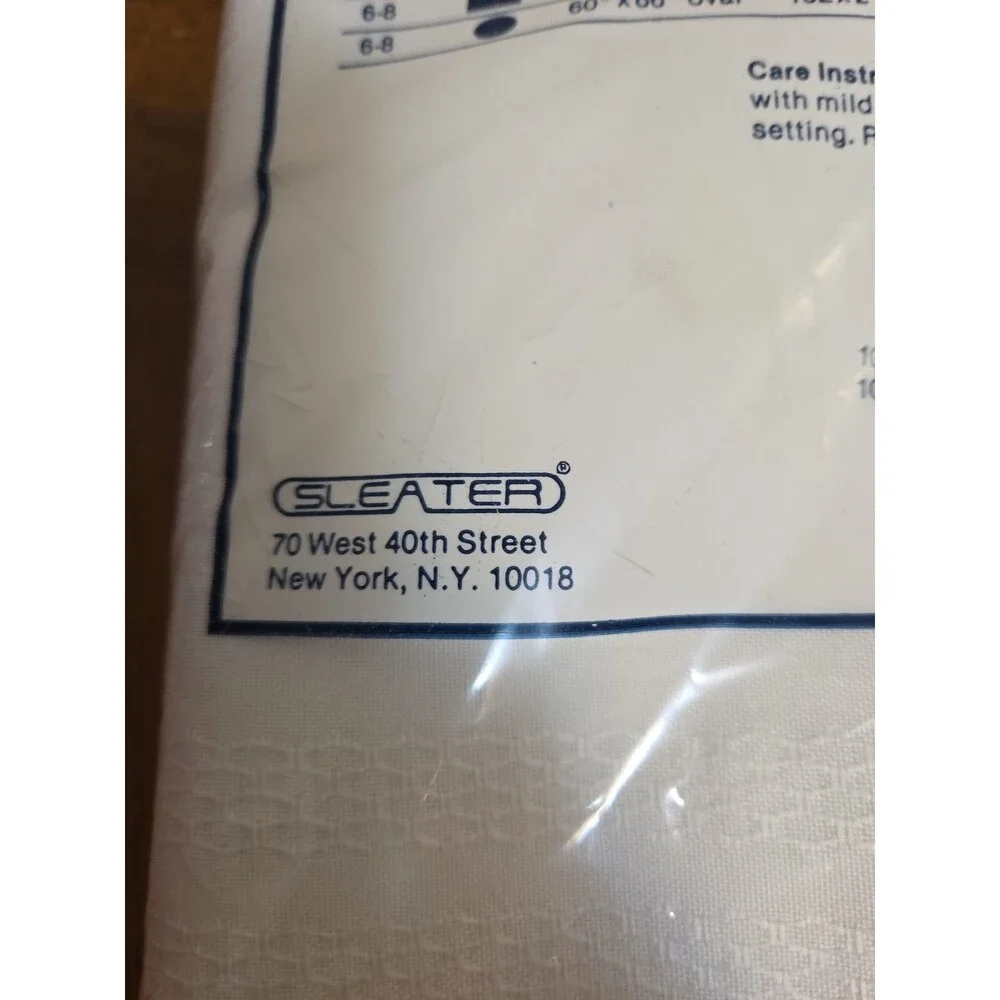 Savoy Textured Tablecloth 70”x126” Rectangle Polyester Easy Care Vintage New